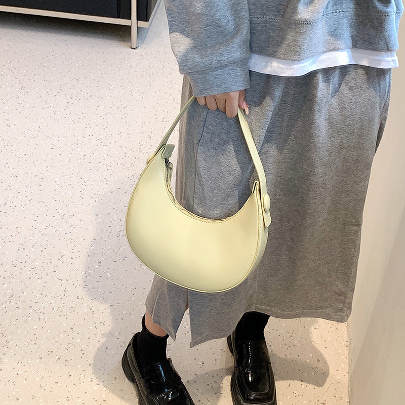 Victoire ♡ Sac à bandoulière demi-lune