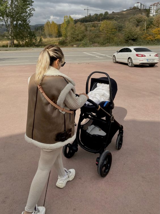 Leyla  Bodywarmer en daim avec double doublure