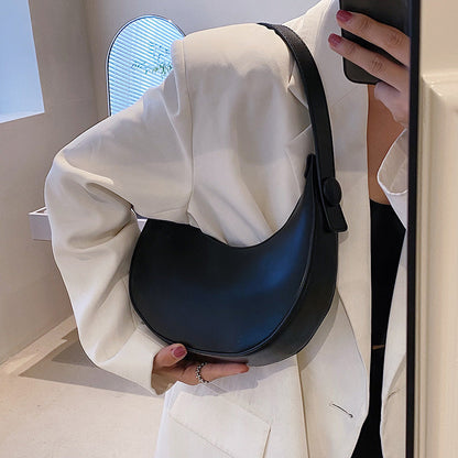 Victoire ♡ Sac à bandoulière demi-lune